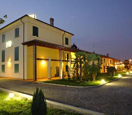 Hotel Gabarda Carpi Extérieur photo