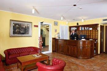 Hotel Gabarda Carpi Extérieur photo