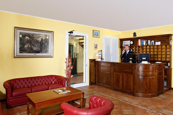 Hotel Gabarda Carpi Extérieur photo