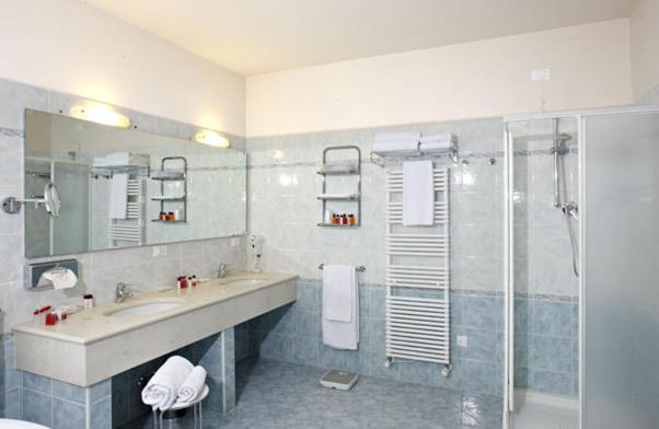 Hotel Gabarda Carpi Chambre photo